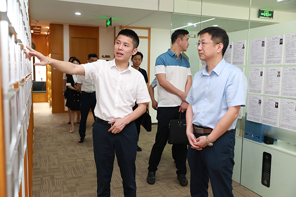长沙市市场监督管理局副局长宋小军一行调研凯发k8一触即发医药集团
