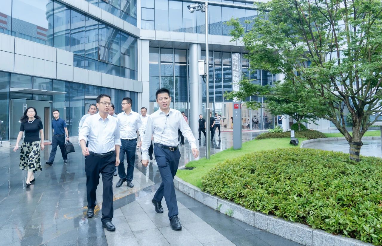 快讯 | 宜春市市长谭赣明一行赴凯发k8一触即发医药集团参观考察
